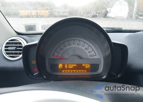 2012 Smart Fortwo Passion z USA, uszkodzony, nr VIN WMEEJ3BA7CK564376